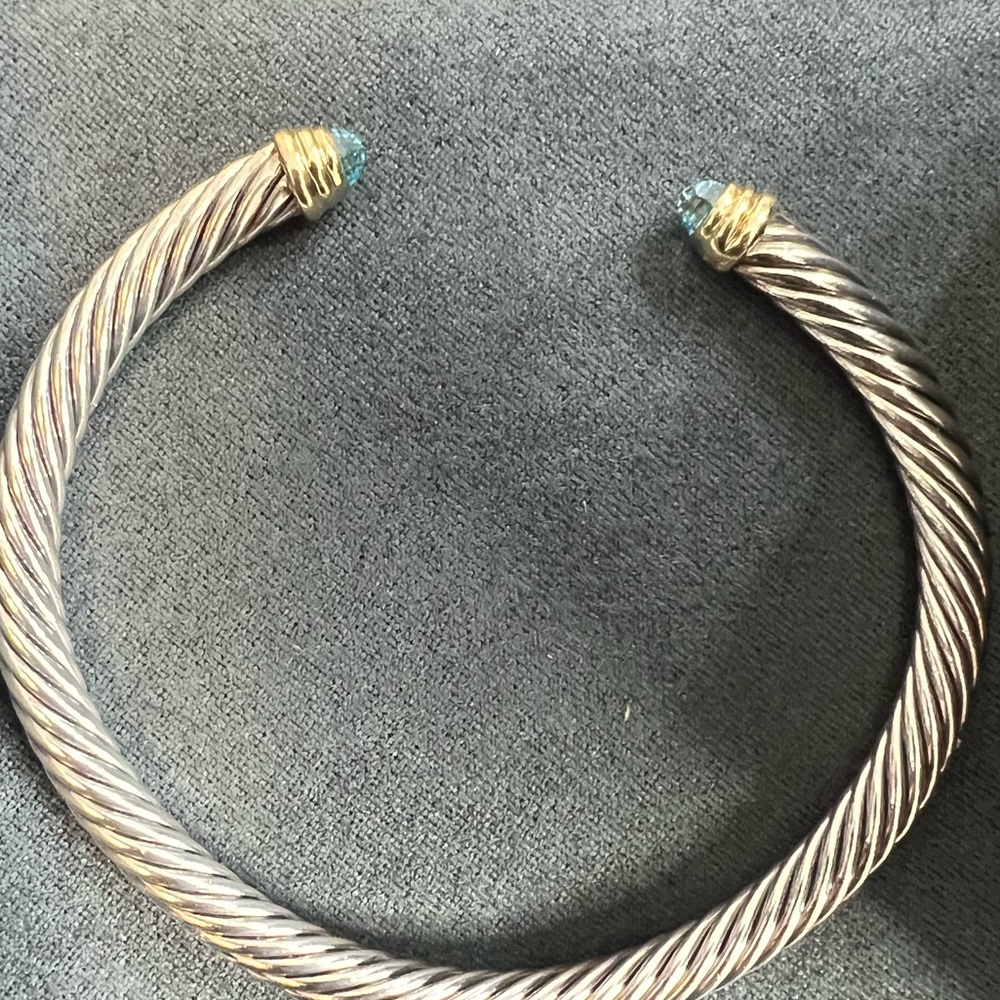 David Yurman Cable Bracelet. Classic Collection, Blue Topaz,18k Gold. 4mm.
